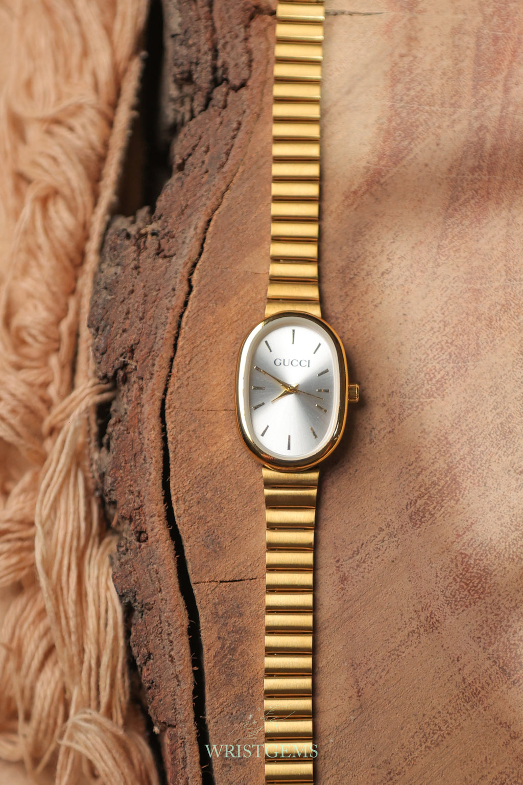 Gucci Oval Classic Gold