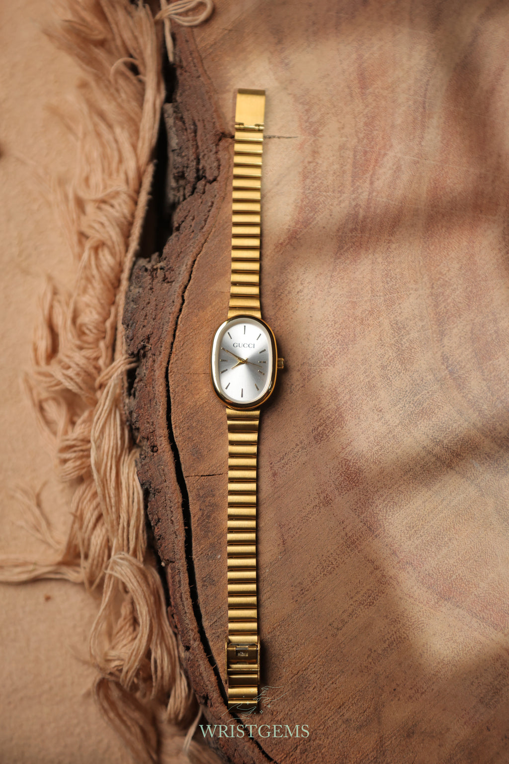 Gucci Oval Classic Gold